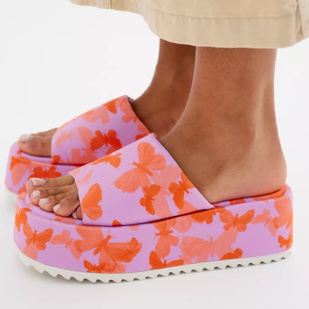 Urban Outfitters | Chunky Pink Platform Sunny Slide Sandals Size US 7